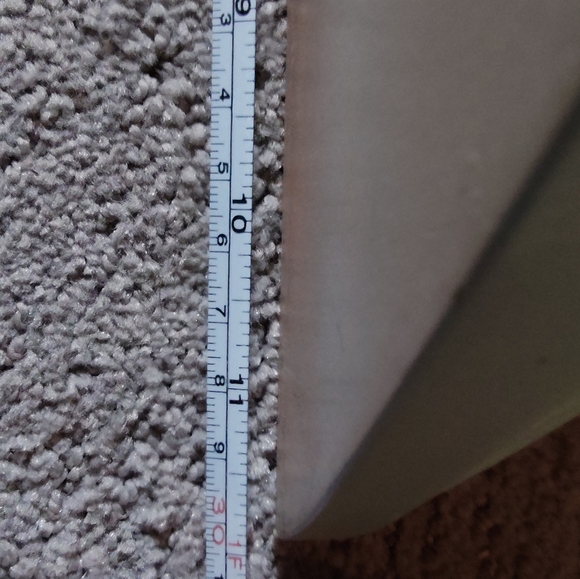 Heart-Shaped Corner Shelf - Picture 7 of 8